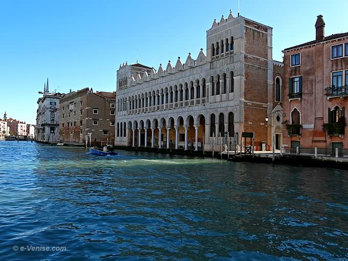 fontego dei Turchi à Venise