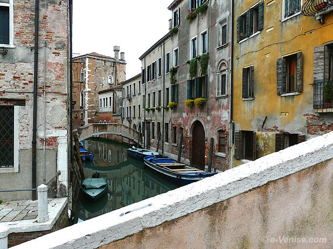 rio de Sant' Agostin à Venise