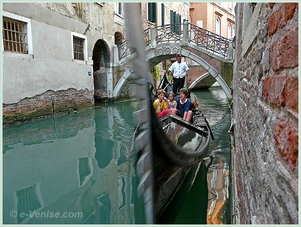 gondole sur le Rio dei Fuseri à Venise