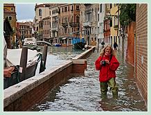 Acqua Alta record du 1er Décembre 2008 à Venise. Daniela, Fondamenta Nani, dans le Dorsoduro