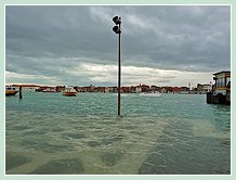 Acqua Alta record du 1er Décembre 2008 à Venise. Les Zattere “sur mer”, dans le Dorsoduro