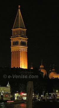 Le Campanile la nuit