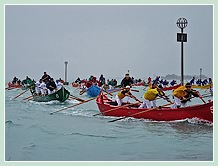 La Régate des 42 Caorline à Venise : la “mer” des concurrents et des bateaux