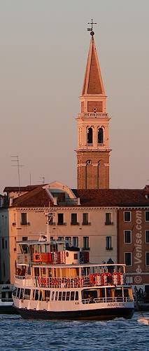 Le Campanile de San Francesco della Vigna vu depuis la riva degli Schiavoni