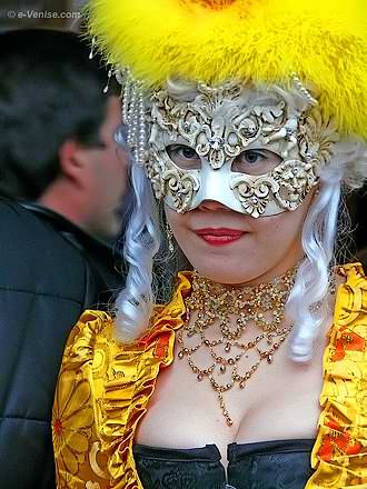 Joli dame au Carnaval de Venise