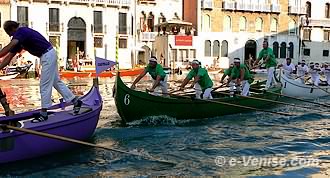 Les Caorline, au centre le bateau de la Giudecca à la Regata Storica 2007