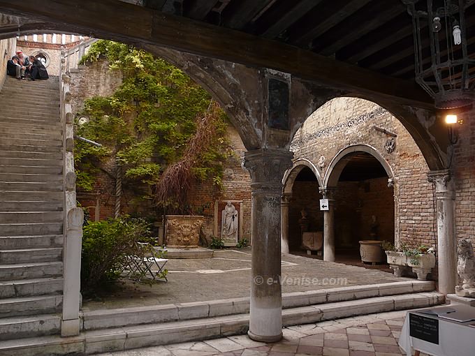 La cour du Palazzo Soranzo Van Axel dans le Cannaregio 