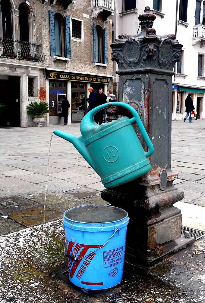 Fontaine sur le Campo de Santa Maria Formosa venise