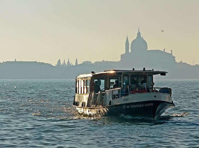 canal de la giudecca venise