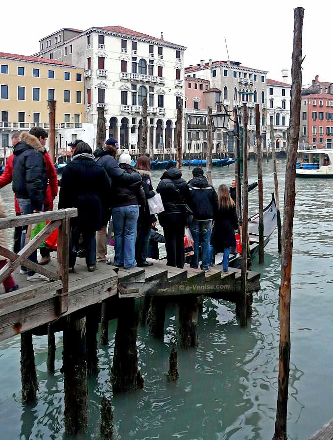 traghetto erbaria pesceria venise