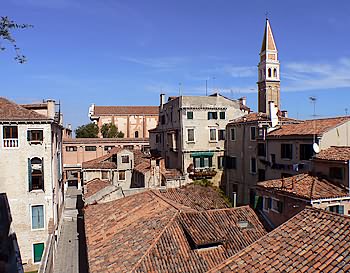 En bas à gauche la Salizada et à droite l'église san francesco de la vigna venise castello
