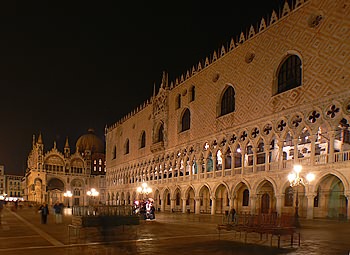 La Basilique Saint Marc et le Palais Ducal - Photo de nuit