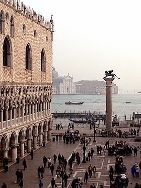 Le Palais Ducal, la Piazzetta et la colonne du Lion