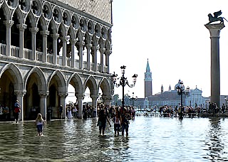 Le Palais des Doges pendant une Acqua Alta