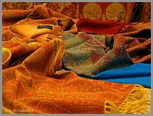 &Eacute;charpes et Plaids en Cachemire au magasin Colorcasa à Venise