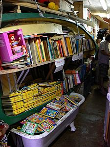 Librairie Acqua Alta : Barques et Baignoires